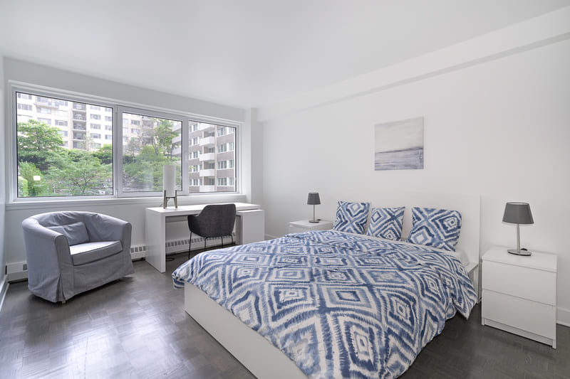 208-bedroom